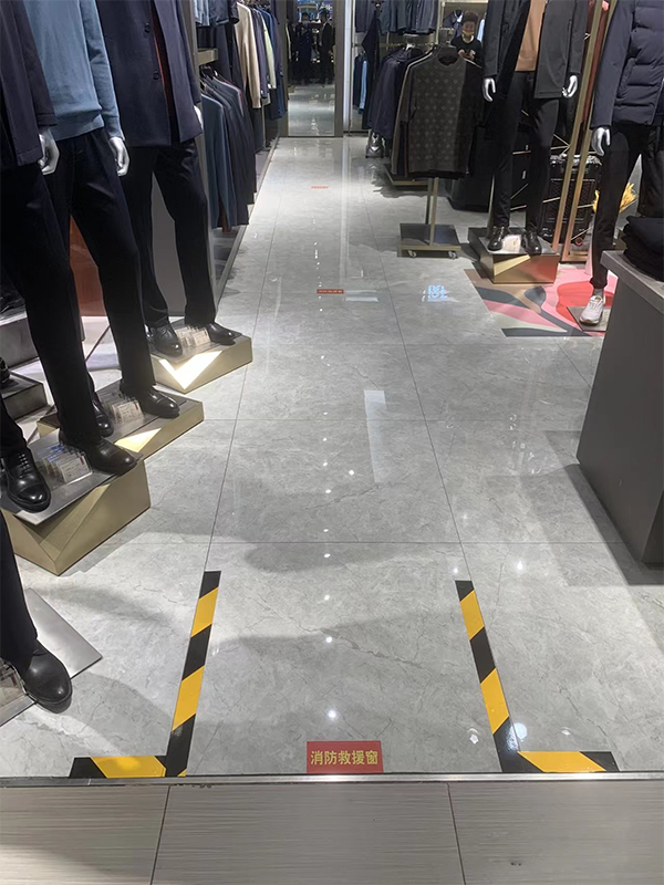 建筑防火通用規(guī)范：消防救援門、窗不應(yīng)使用鏡面反光材料